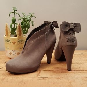 Guess Suede Heeled Bow Boots in Grey